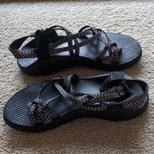 Women's Black and Gray Sandals
